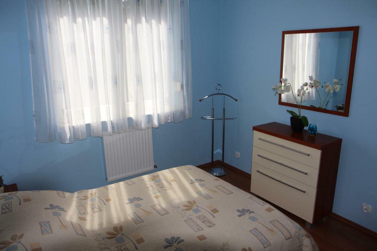 Jola Apartment *